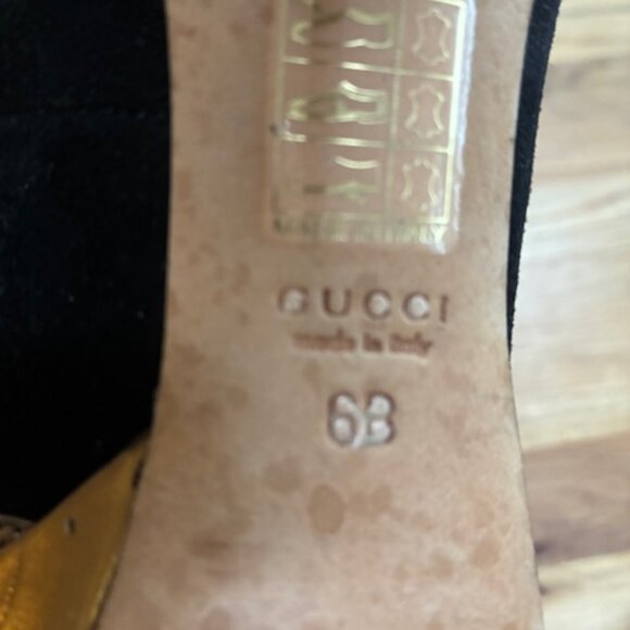 Gucci Black Suede and Gold Leather Platform Pumps 6B - Picture 8 of 9